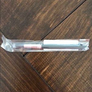 Bare escentuals tapered crease defining brush